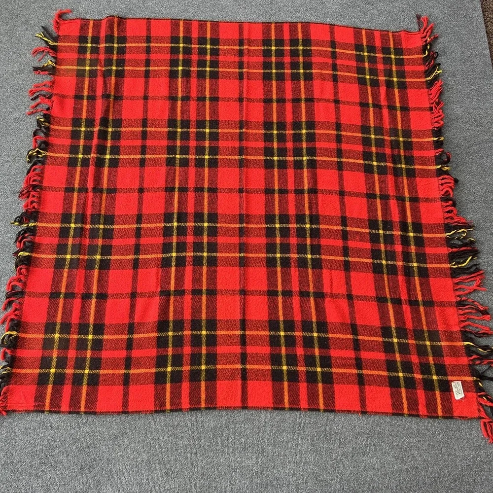 Faribo Blanket Fluff Loomed Wool Throw Red Black Plaid 50‎ X 60 Fringe Vintage